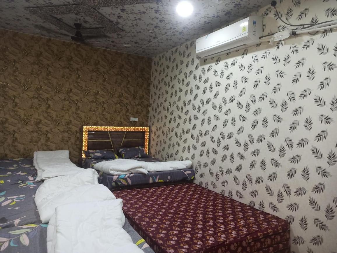 Shree Kashi Govardhan Dham Hotel Ujjain Exterior photo